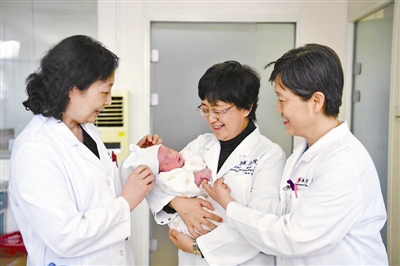 生孩子亲妈